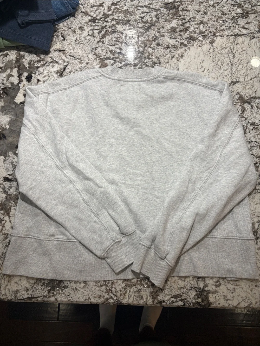 Old Navy Women’s Croppedish Light Gray Crewneck Sweatshirt